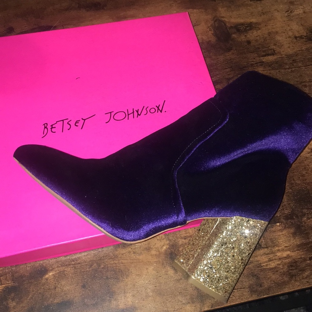 Purple Betsy Johnson boots
